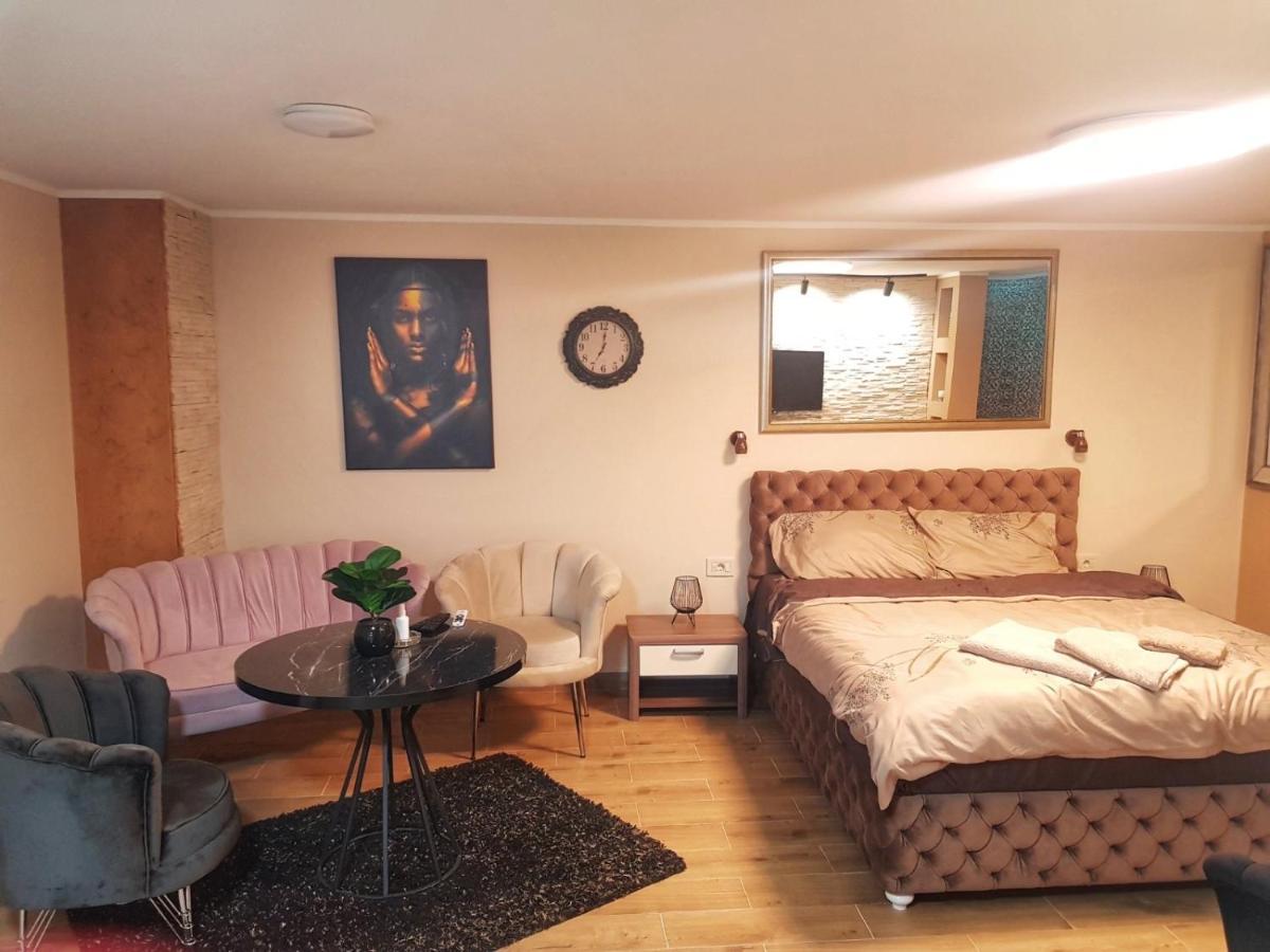 Aris Lux Apartment Ni Екстериор снимка