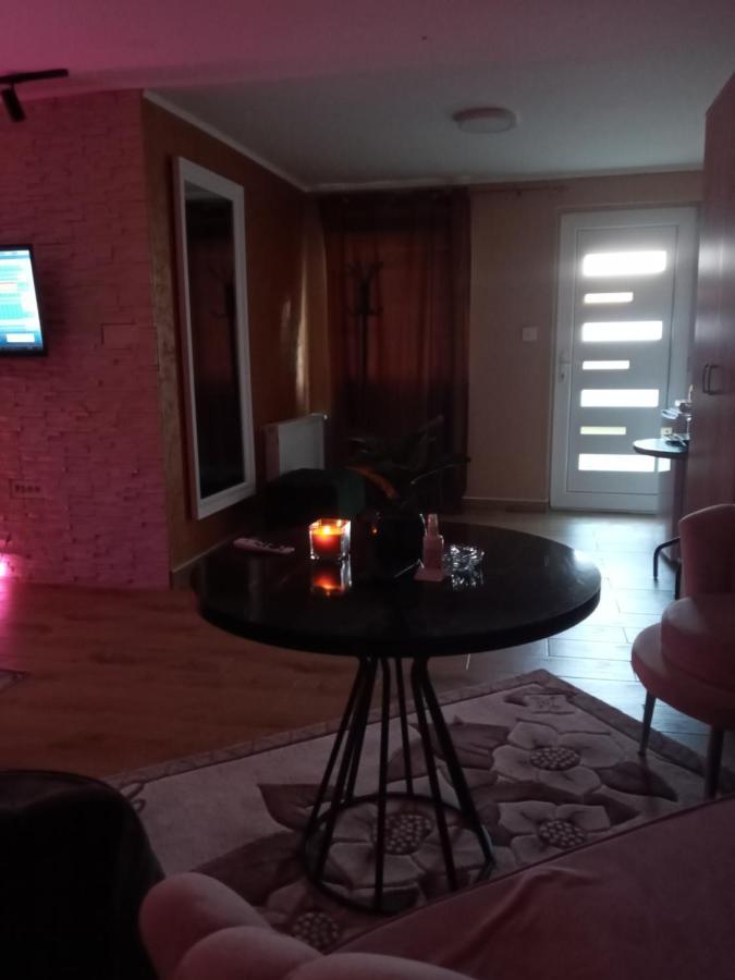 Aris Lux Apartment Ni Екстериор снимка